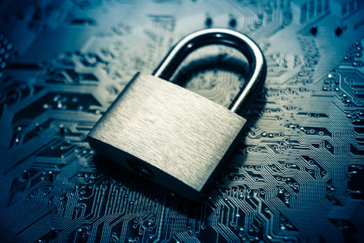 Schimmerndes Vorhängeschloss: Hier lesen Sie die Datenschutzerklärung Ihres Texters und Content-Managers.